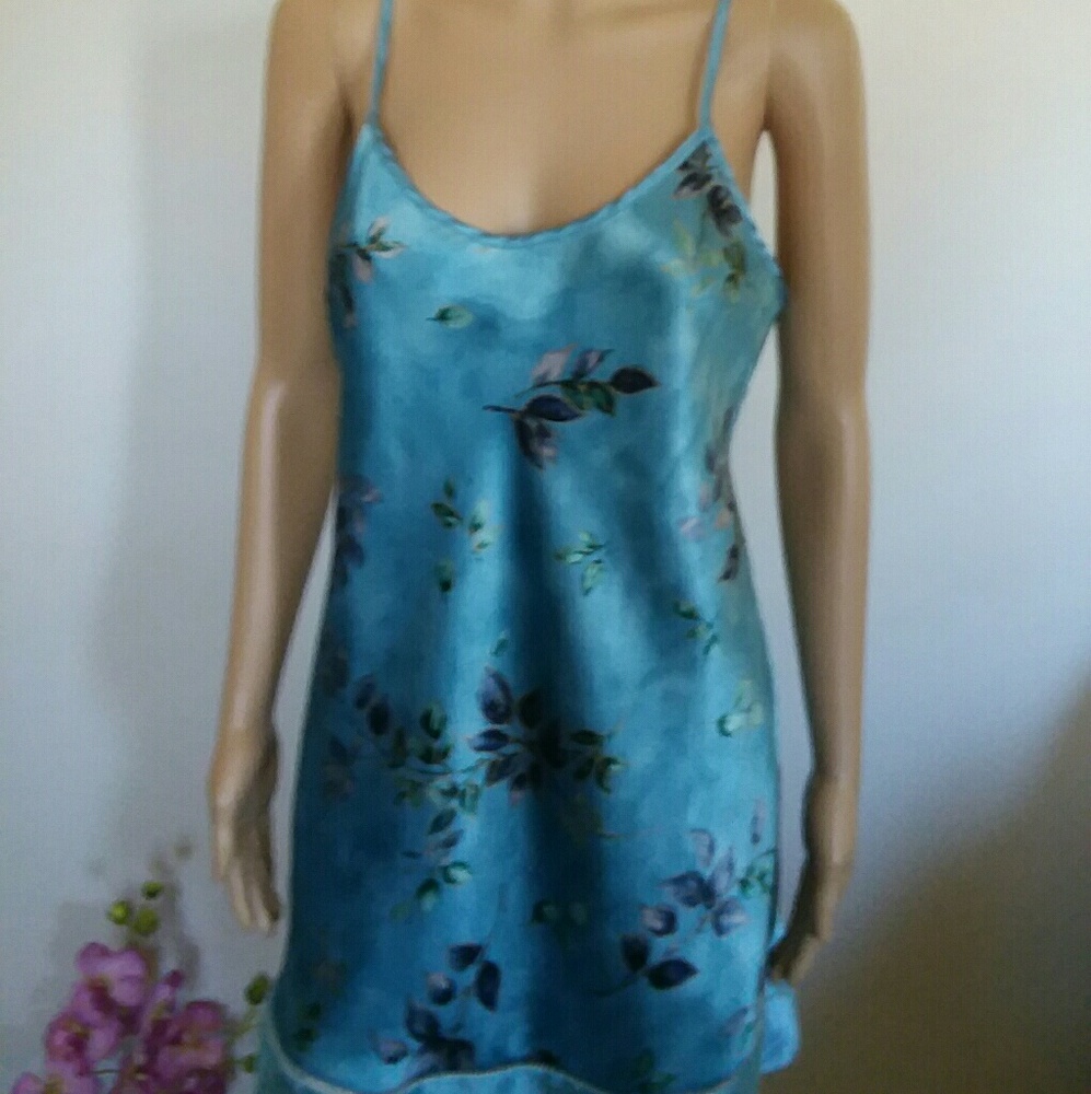 Secret Treasure Gown M